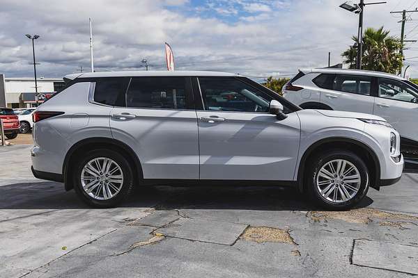 2021 Mitsubishi Outlander ES ZM