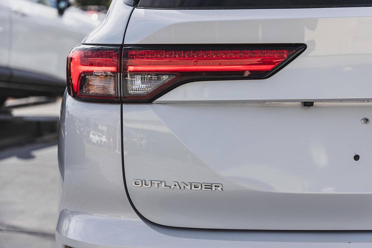 2021 Mitsubishi Outlander ES ZM