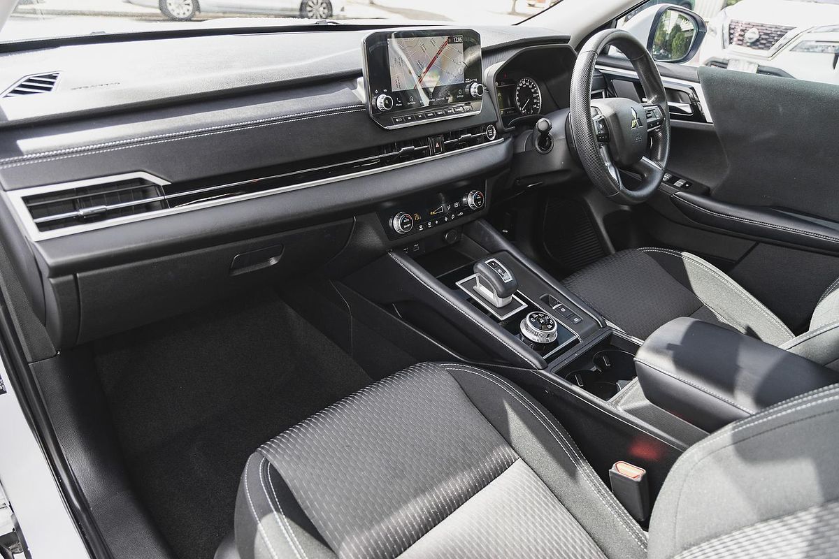 2021 Mitsubishi Outlander ES ZM