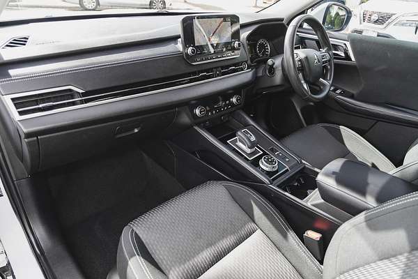 2021 Mitsubishi Outlander ES ZM