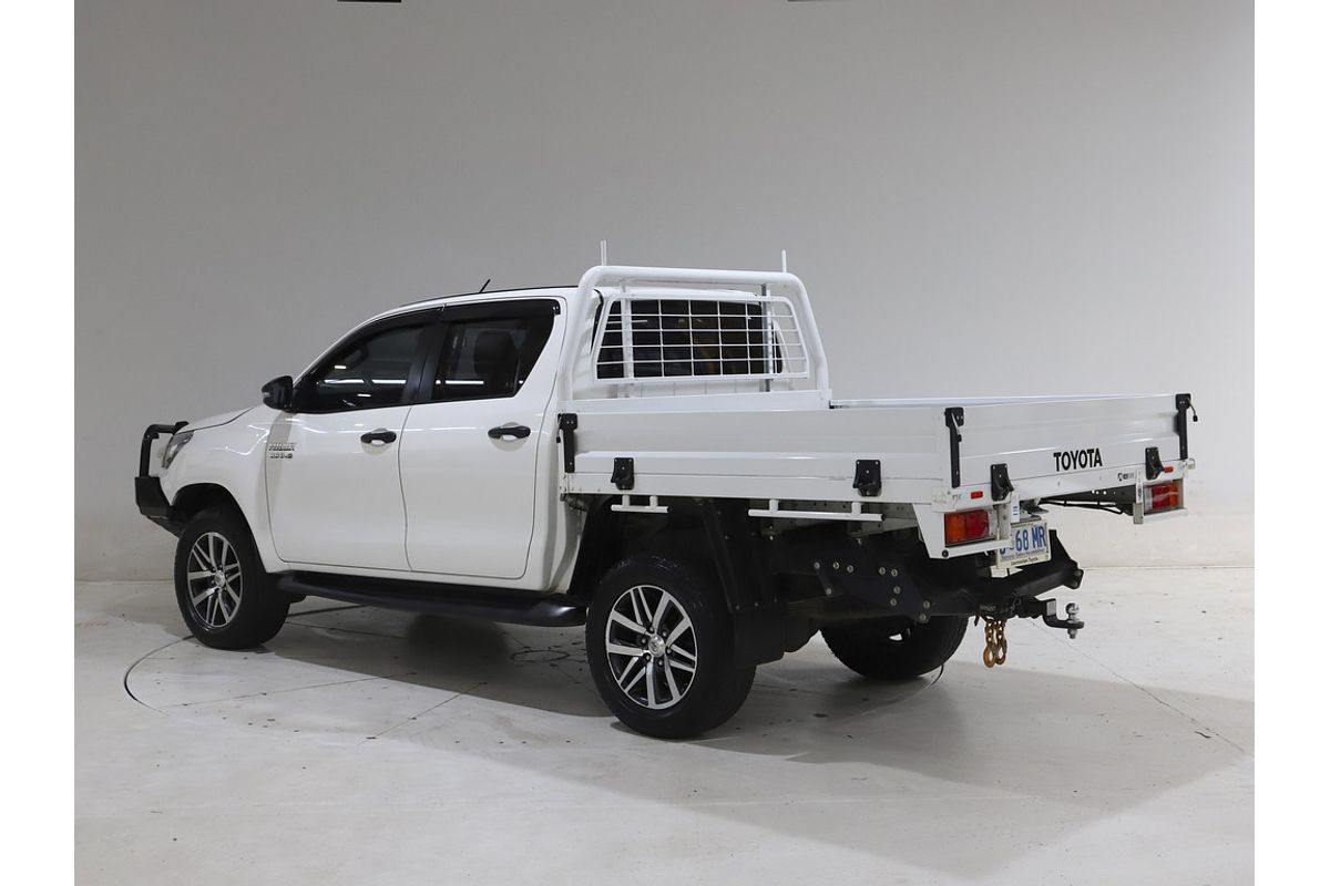 Hilux 4x4 SR 2.8L T Diesel Manual Double Cab 