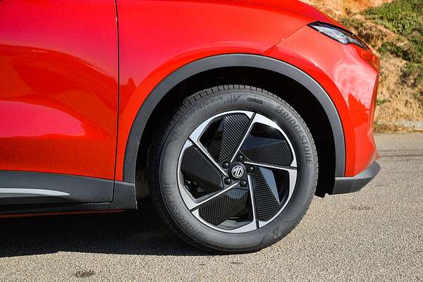 2025 MG MGS5 EV Essence 62 ZS3EM