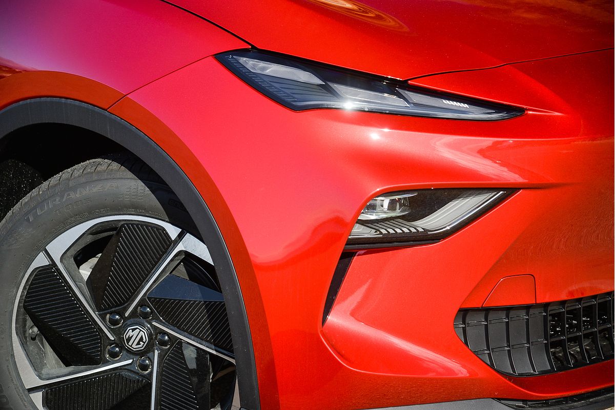 2025 MG MGS5 EV Essence 62 ZS3EM
