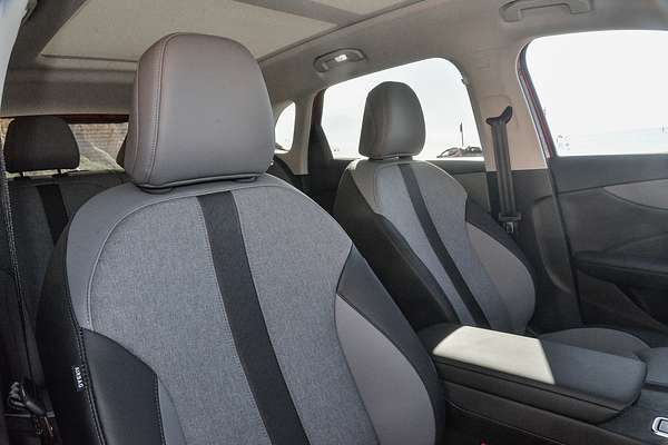 2025 MG MGS5 EV Essence 62 ZS3EM