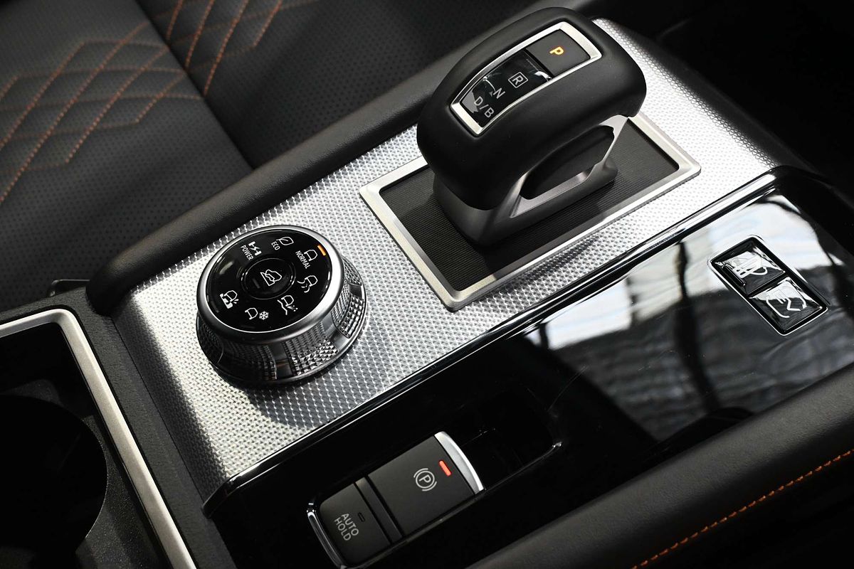 2025 Mitsubishi Outlander PHEV Exceed Tourer ZM