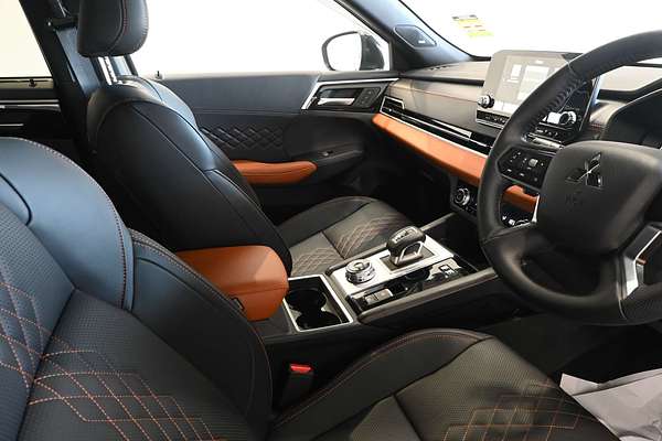2025 Mitsubishi Outlander PHEV Exceed Tourer ZM