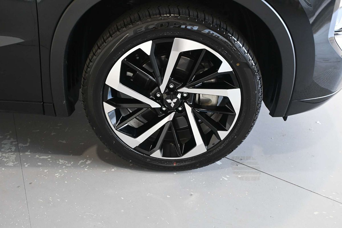 2025 Mitsubishi Outlander PHEV Exceed Tourer ZM