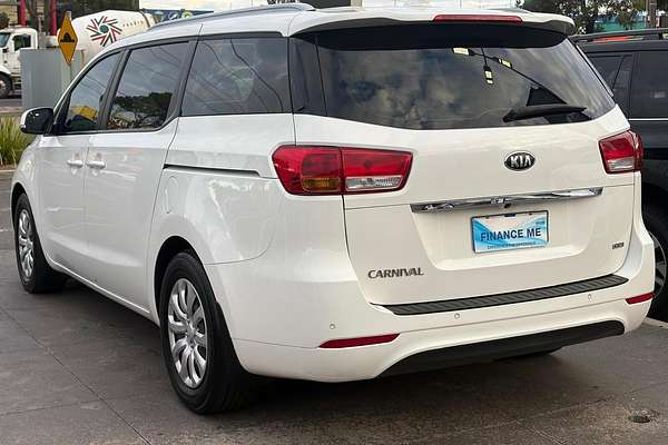 2017 Kia Carnival S YP