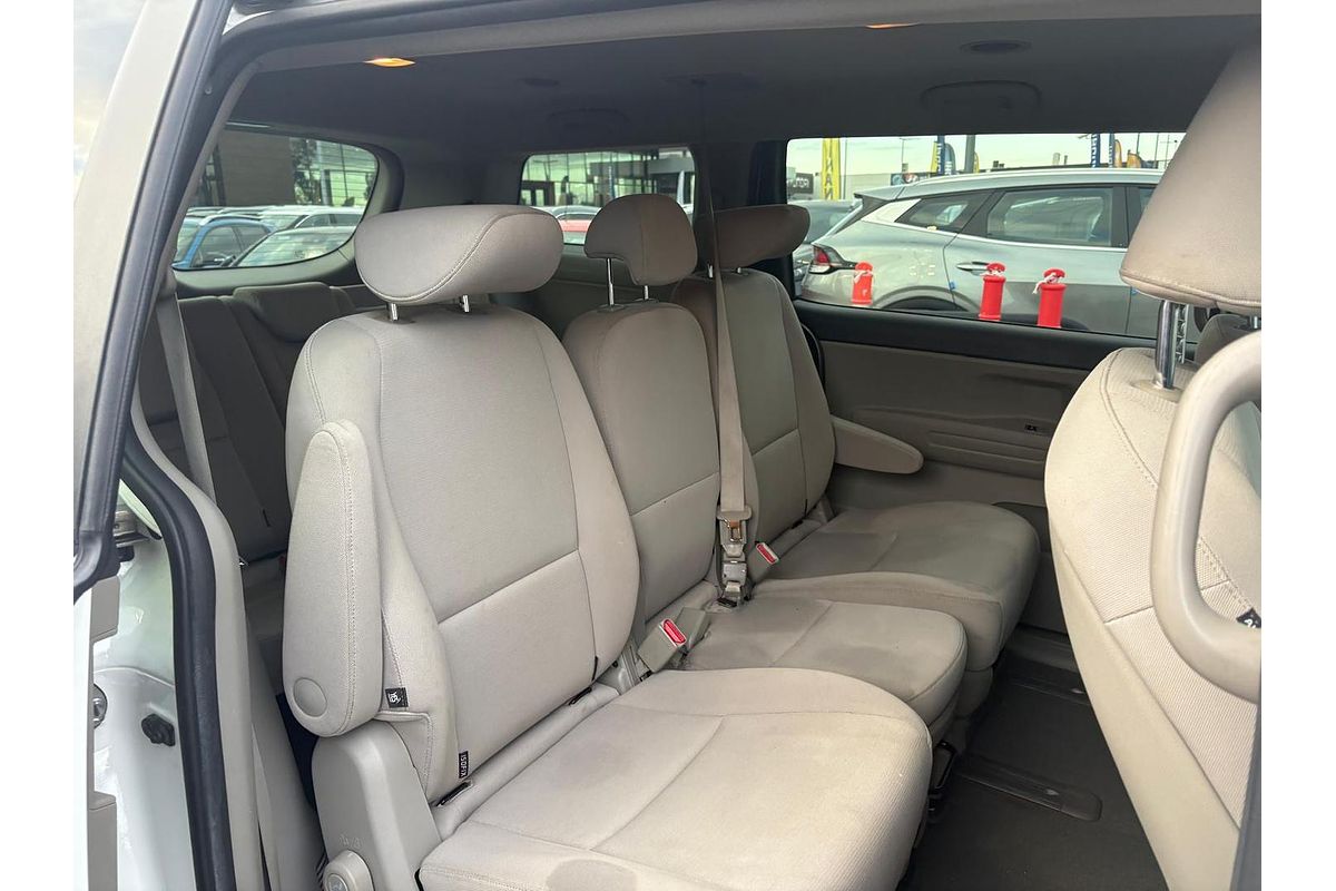 2017 Kia Carnival S YP