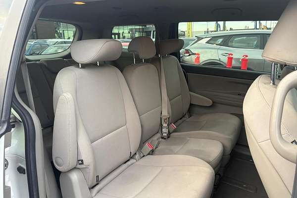 2017 Kia Carnival S YP