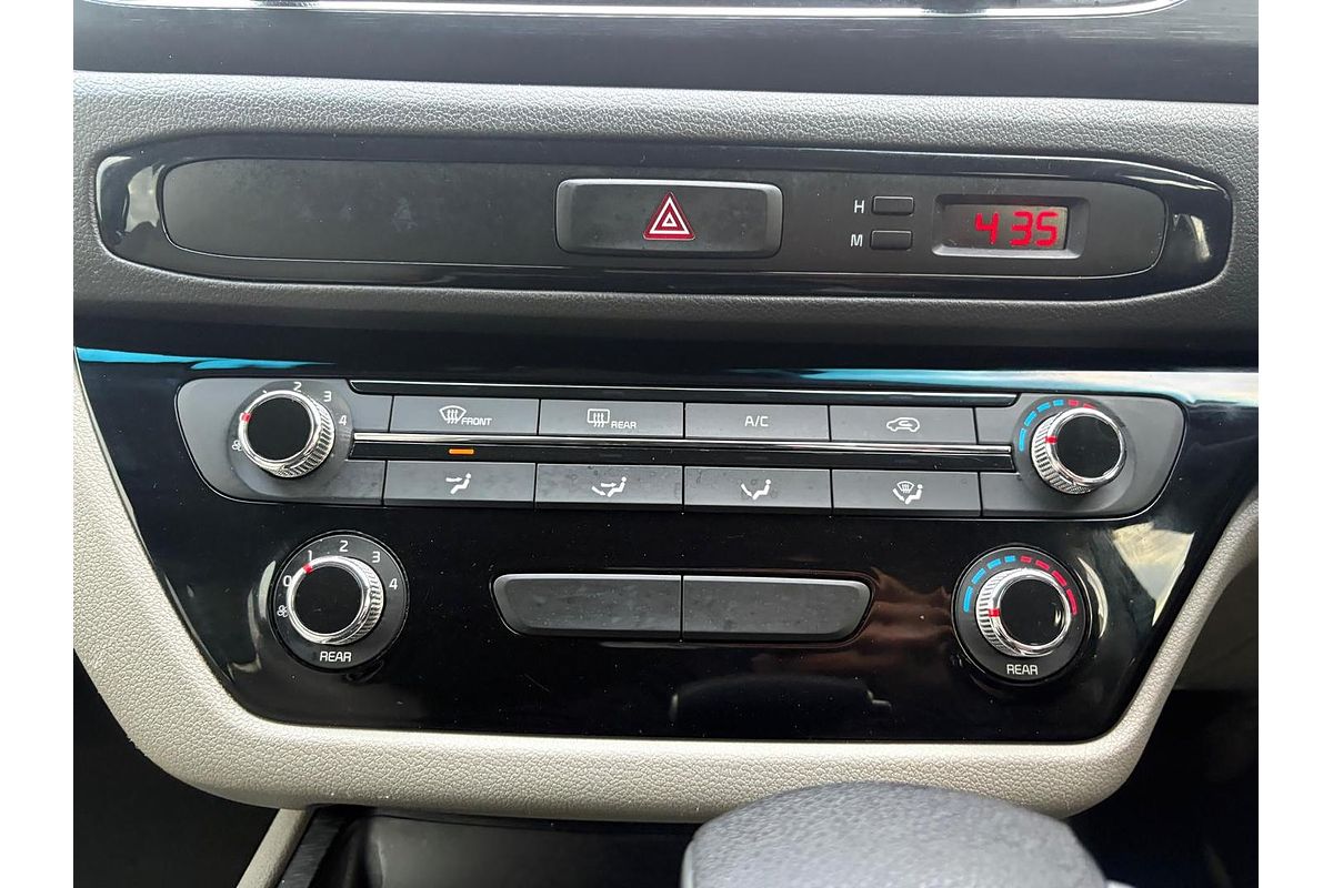 2017 Kia Carnival S YP