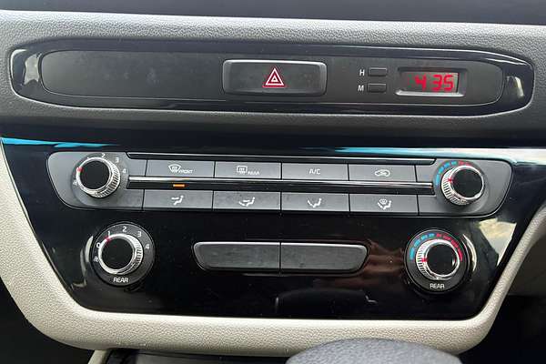 2017 Kia Carnival S YP