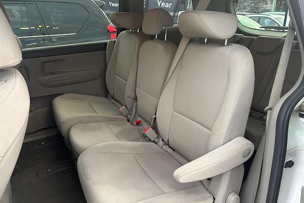 2017 Kia Carnival S YP