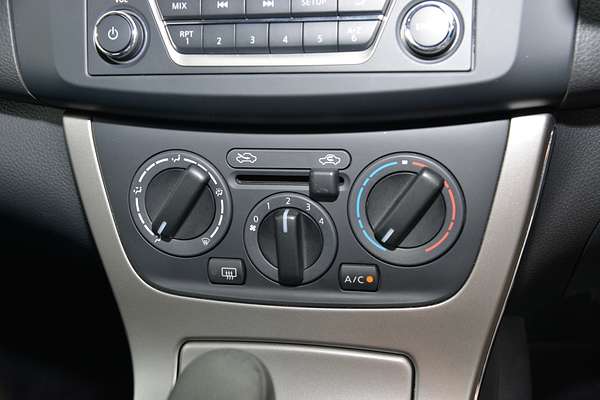 2015 Nissan Pulsar ST B17 Series 2