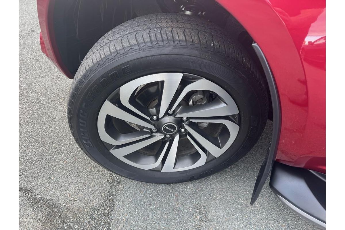 2022 Isuzu MU-X LS-T