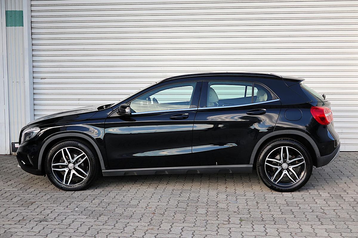 2015 Mercedes-Benz GLA-Class GLA180 X156