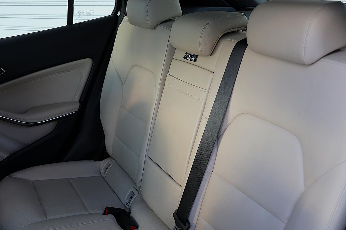2015 Mercedes-Benz GLA-Class GLA180 X156