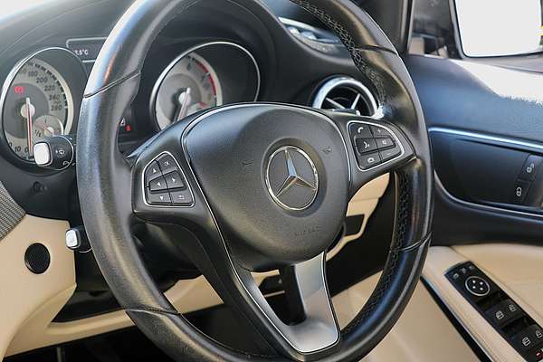 2015 Mercedes-Benz GLA-Class GLA180 X156
