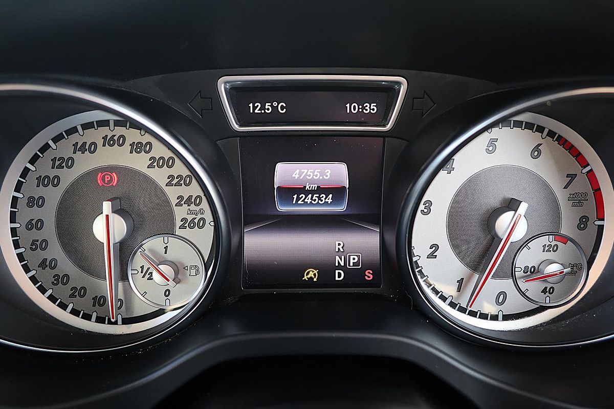 2015 Mercedes-Benz GLA-Class GLA180 X156