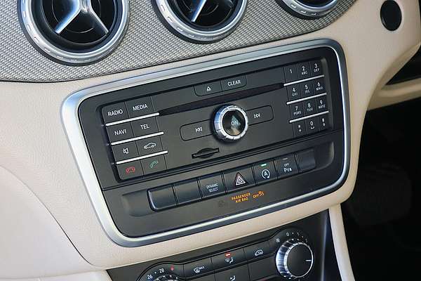 2015 Mercedes-Benz GLA-Class GLA180 X156