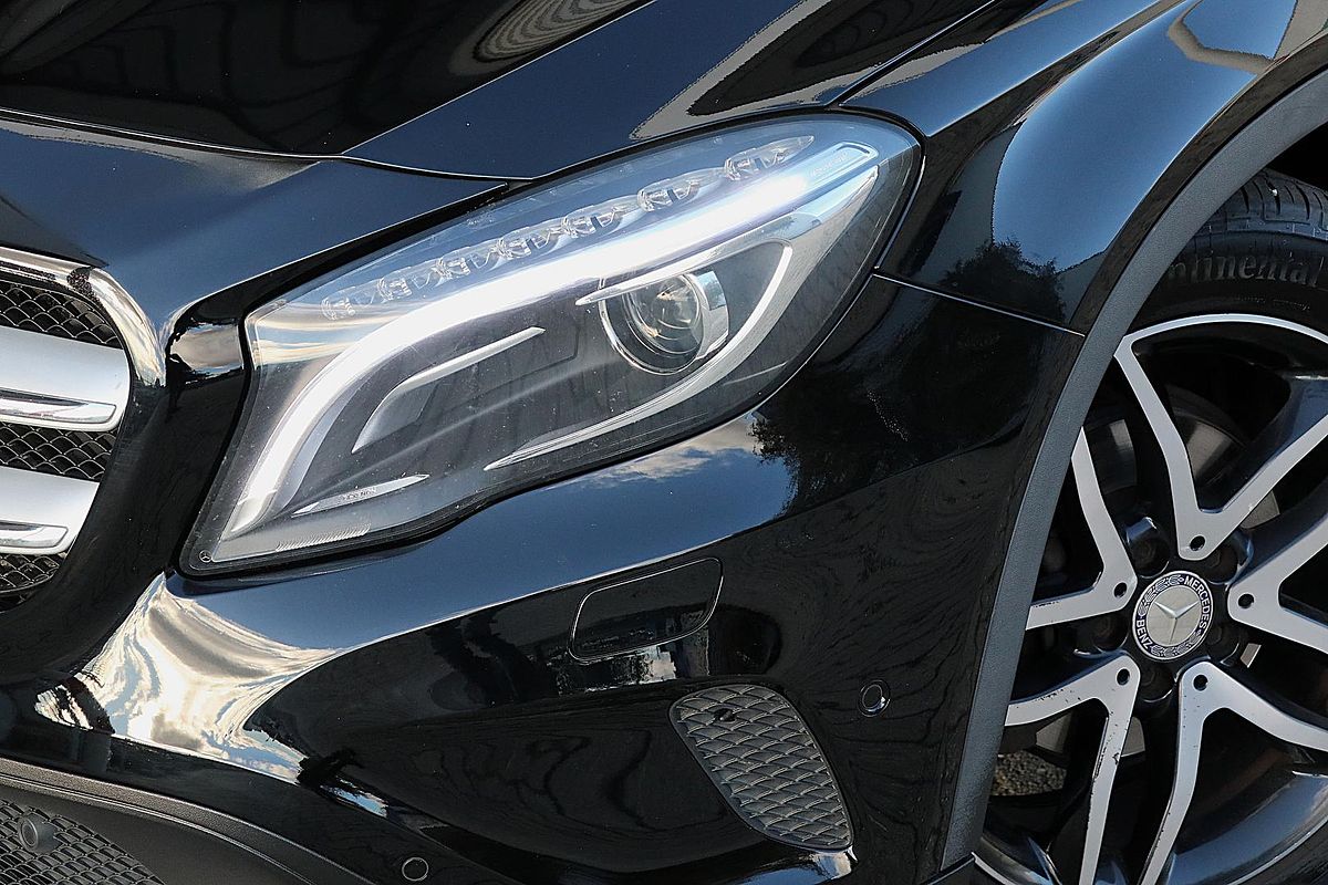 2015 Mercedes-Benz GLA-Class GLA180 X156