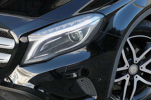 2015 Mercedes-Benz GLA-Class GLA180 X156
