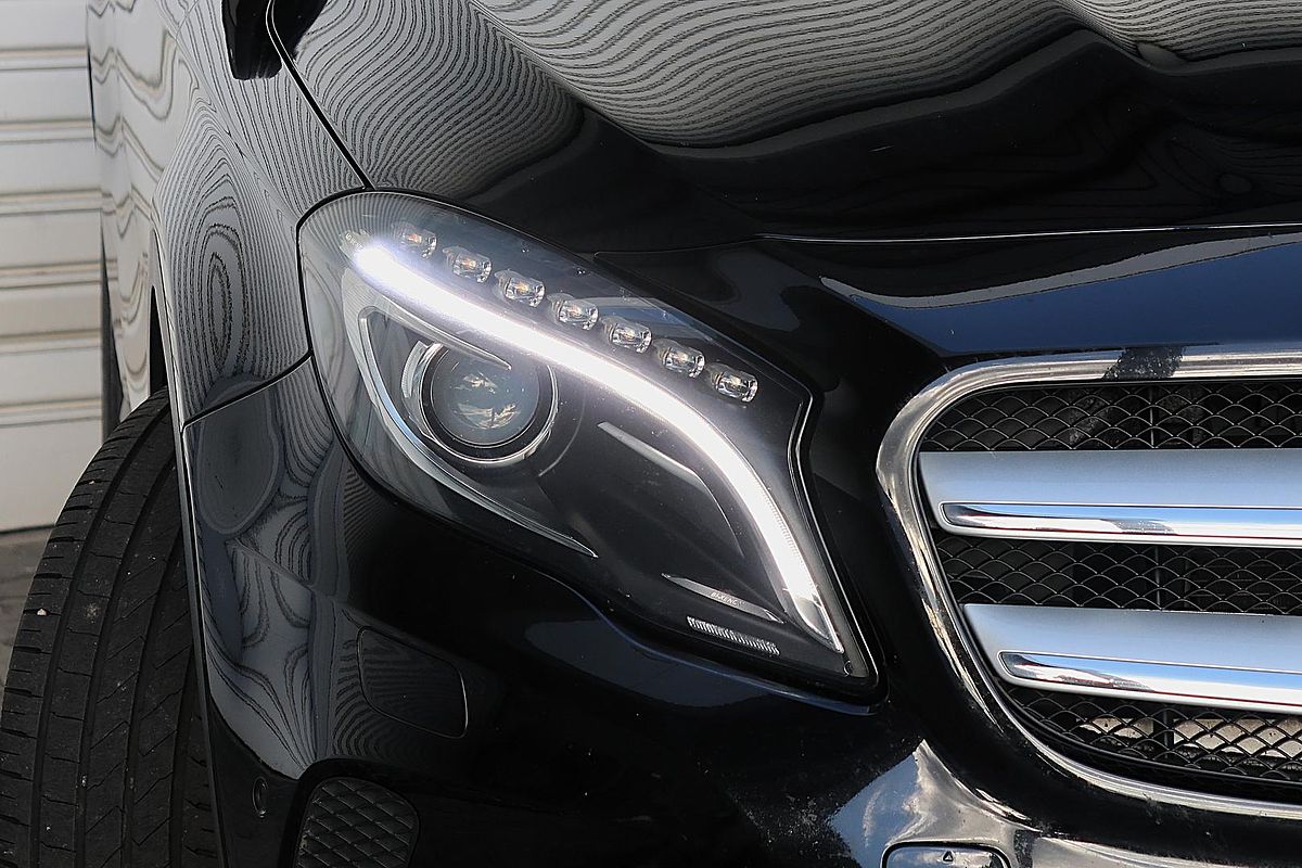 2015 Mercedes-Benz GLA-Class GLA180 X156