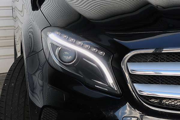 2015 Mercedes-Benz GLA-Class GLA180 X156
