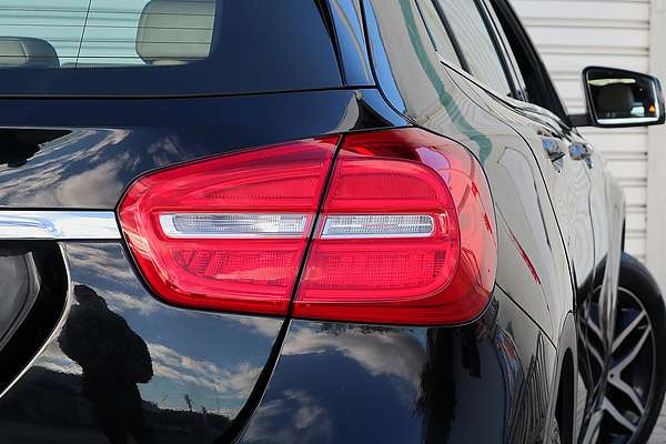 2015 Mercedes-Benz GLA-Class GLA180 X156