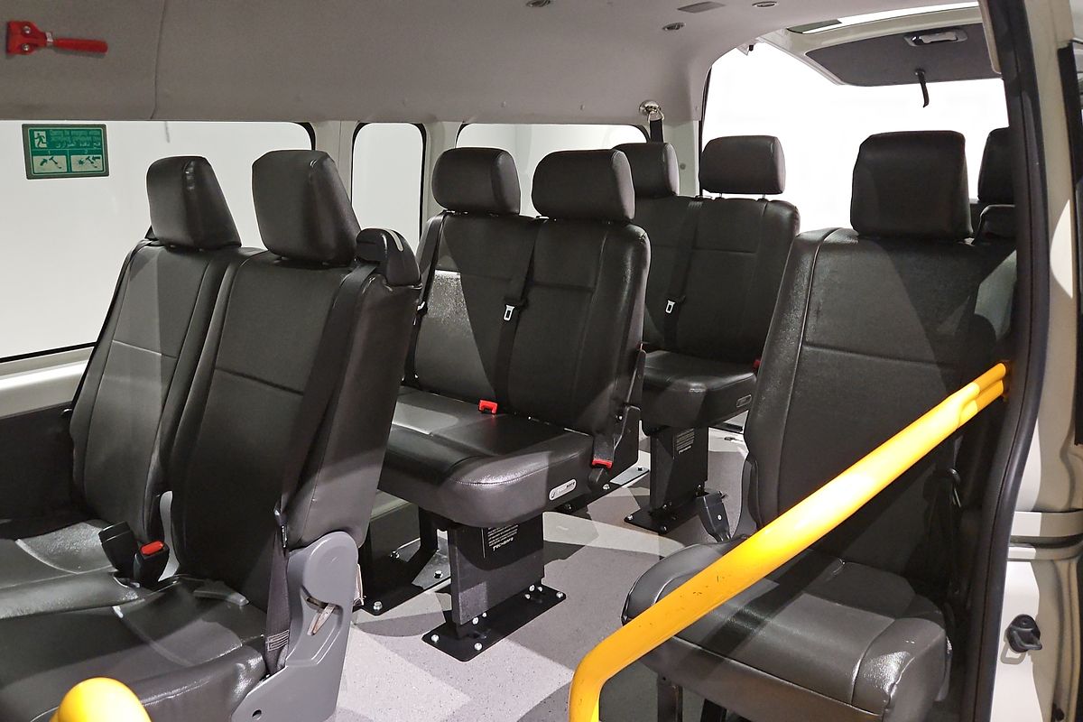 2020 Toyota Hiace Commuter GDH322R
