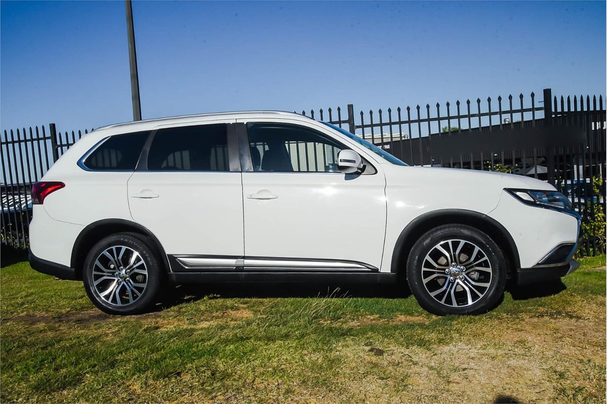 2017 Mitsubishi Outlander LS Safety Pack ZK