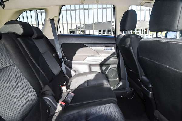 2017 Mitsubishi Outlander LS Safety Pack ZK