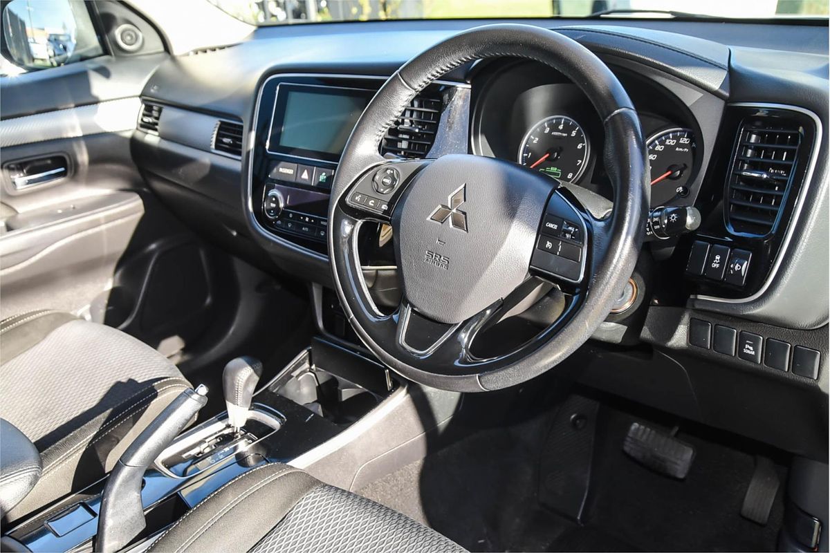2017 Mitsubishi Outlander LS Safety Pack ZK