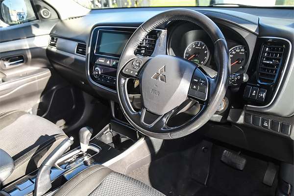 2017 Mitsubishi Outlander LS Safety Pack ZK
