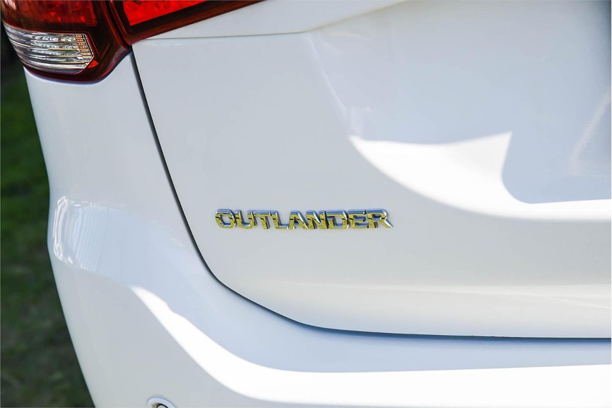 2017 Mitsubishi Outlander LS Safety Pack ZK
