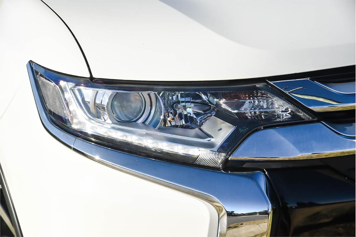 2017 Mitsubishi Outlander LS Safety Pack ZK