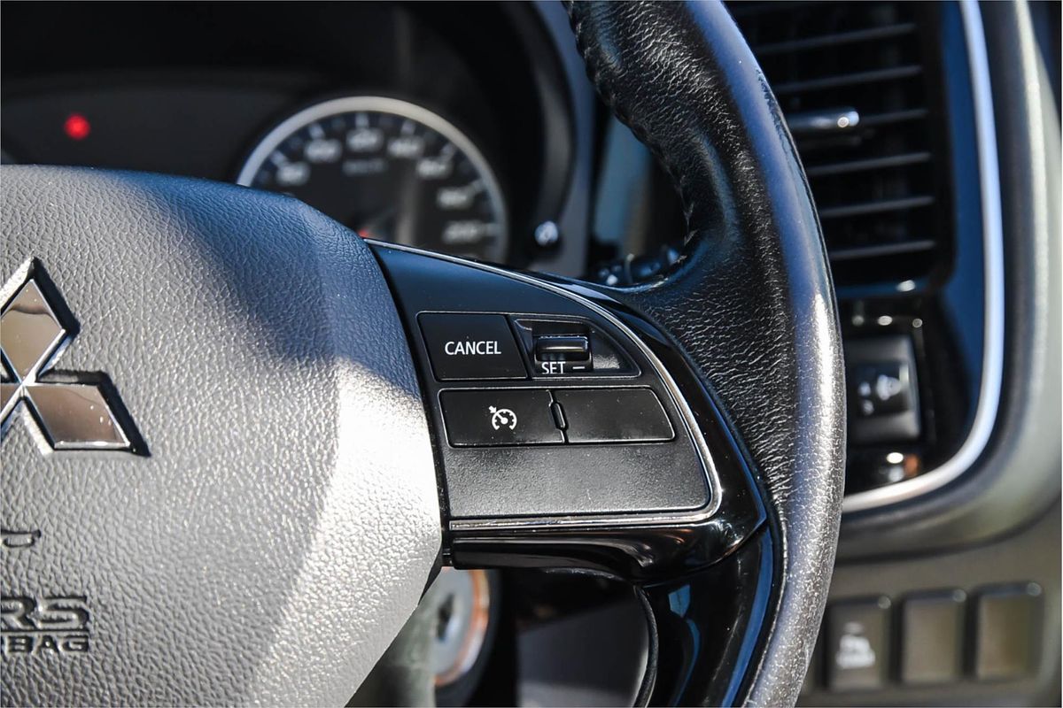 2017 Mitsubishi Outlander LS Safety Pack ZK
