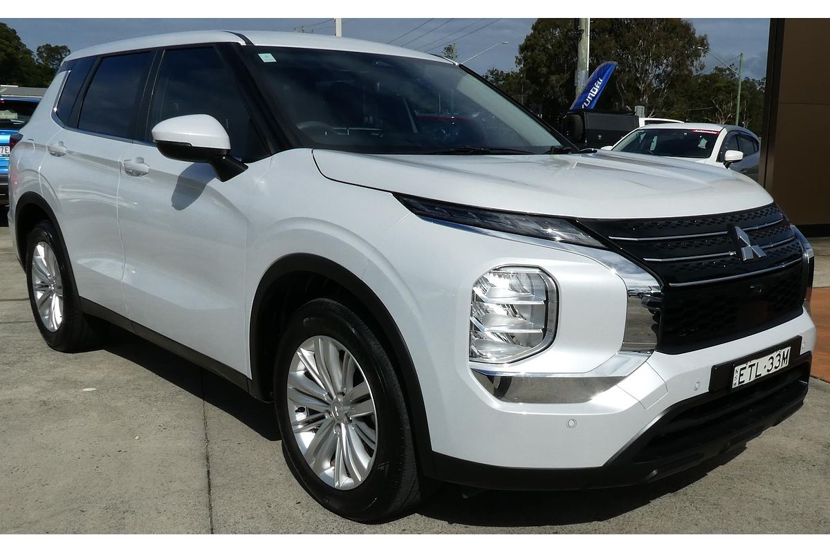 2022 Mitsubishi Outlander ES ZM