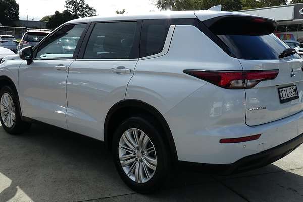 2022 Mitsubishi Outlander ES ZM