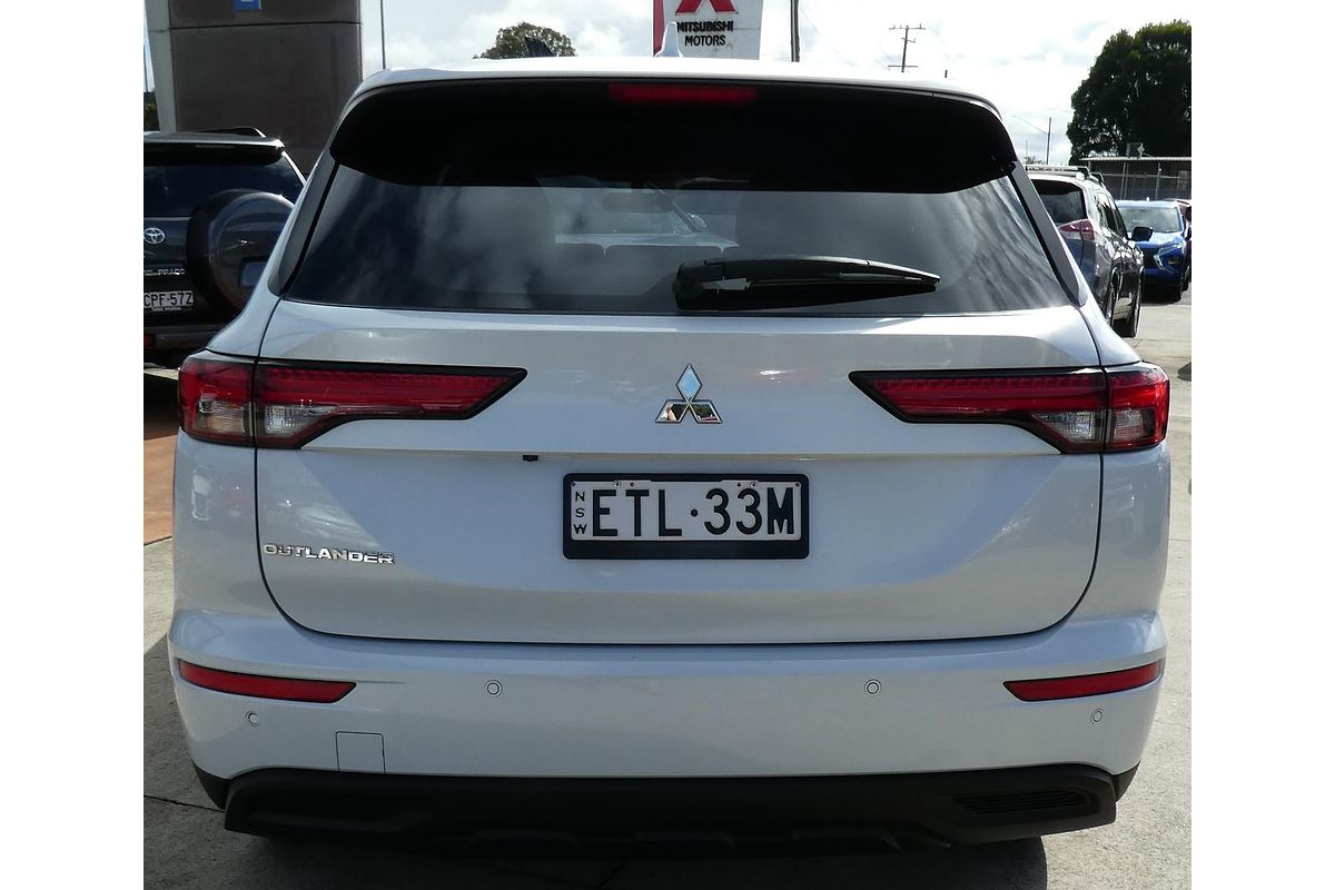 2022 Mitsubishi Outlander ES ZM