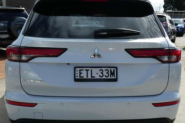 2022 Mitsubishi Outlander ES ZM
