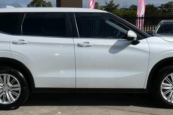 2022 Mitsubishi Outlander ES ZM