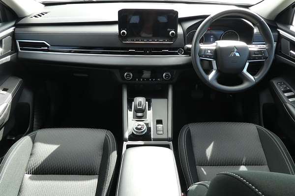 2022 Mitsubishi Outlander ES ZM