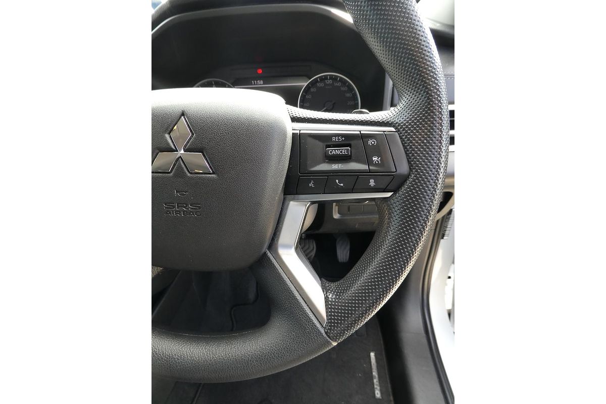 2022 Mitsubishi Outlander ES ZM