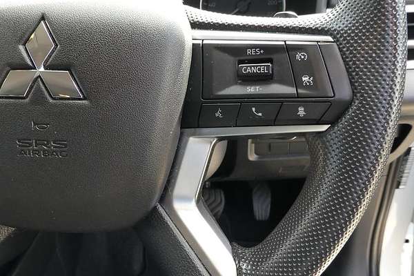 2022 Mitsubishi Outlander ES ZM