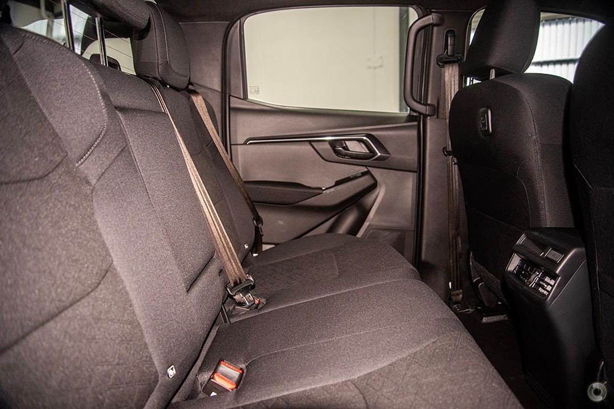 2025 Isuzu D-MAX X-RIDER 4X4