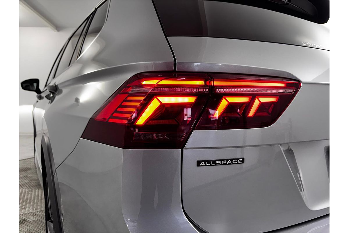 2023 Volkswagen Tiguan 162TSI R-Line 5N