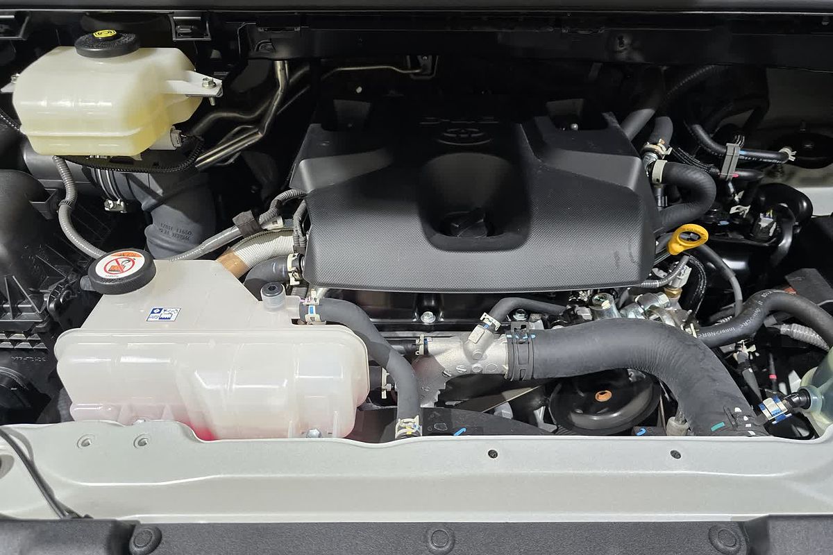 2023 Toyota Hiace Commuter GDH322R