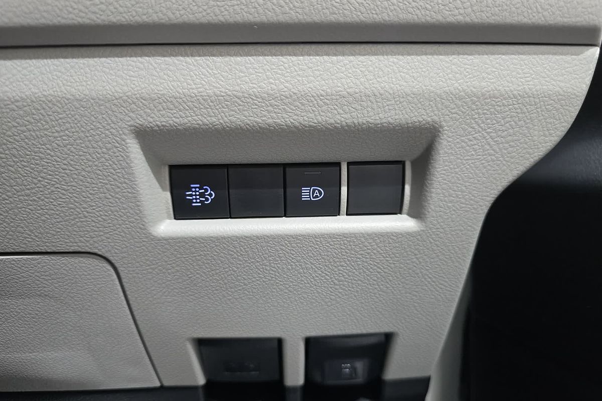 2023 Toyota Hiace Commuter GDH322R