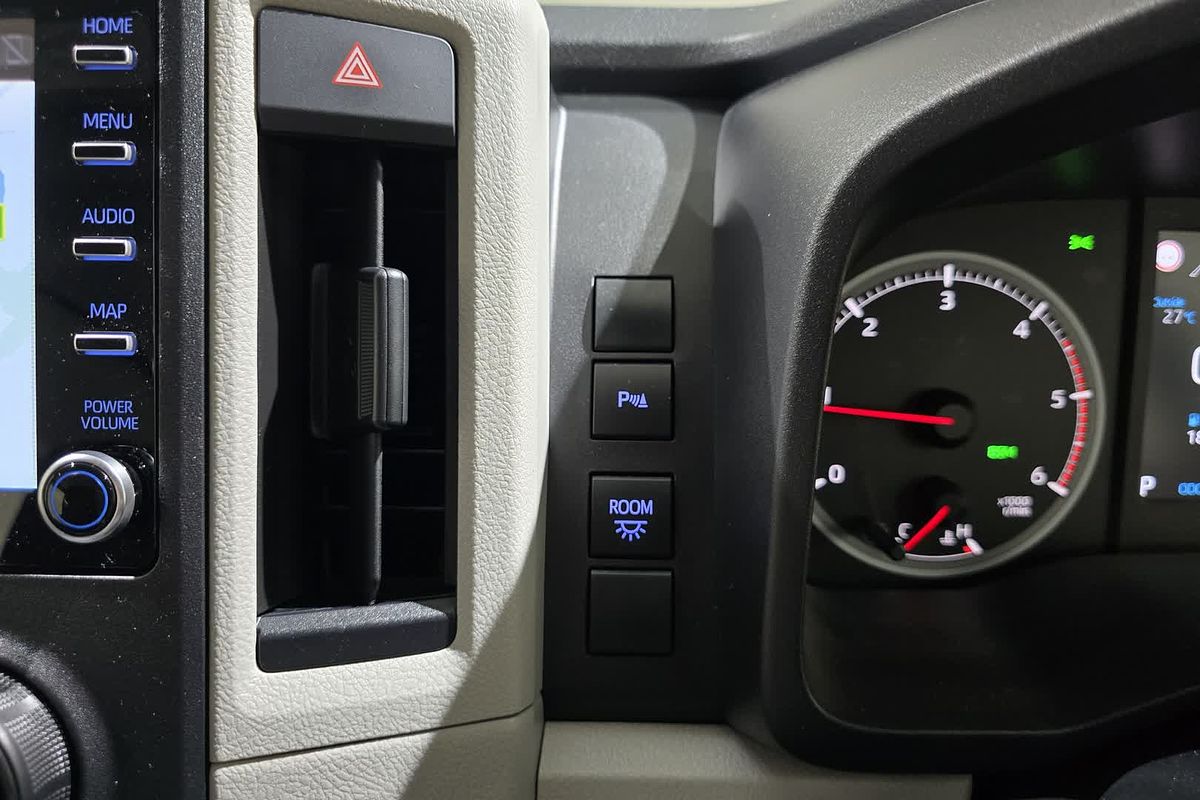 2023 Toyota Hiace Commuter GDH322R